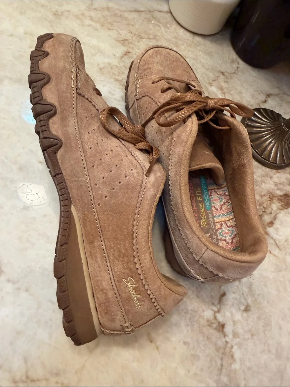 Skechers suede leather womens shoes sz 8